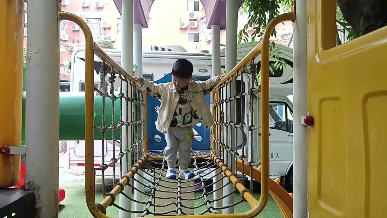 26.4.15.李君祁主题：《平衡锻炼》（学校教育教学活动）