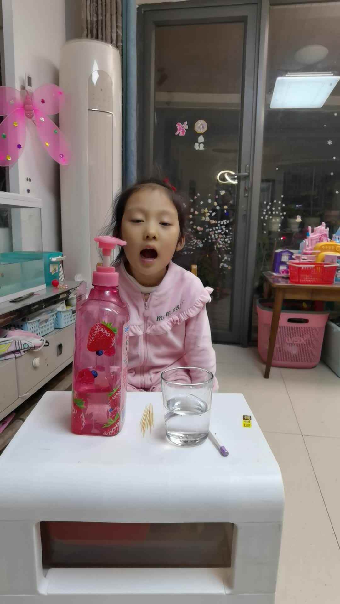 科学小冠军--站立的牙签