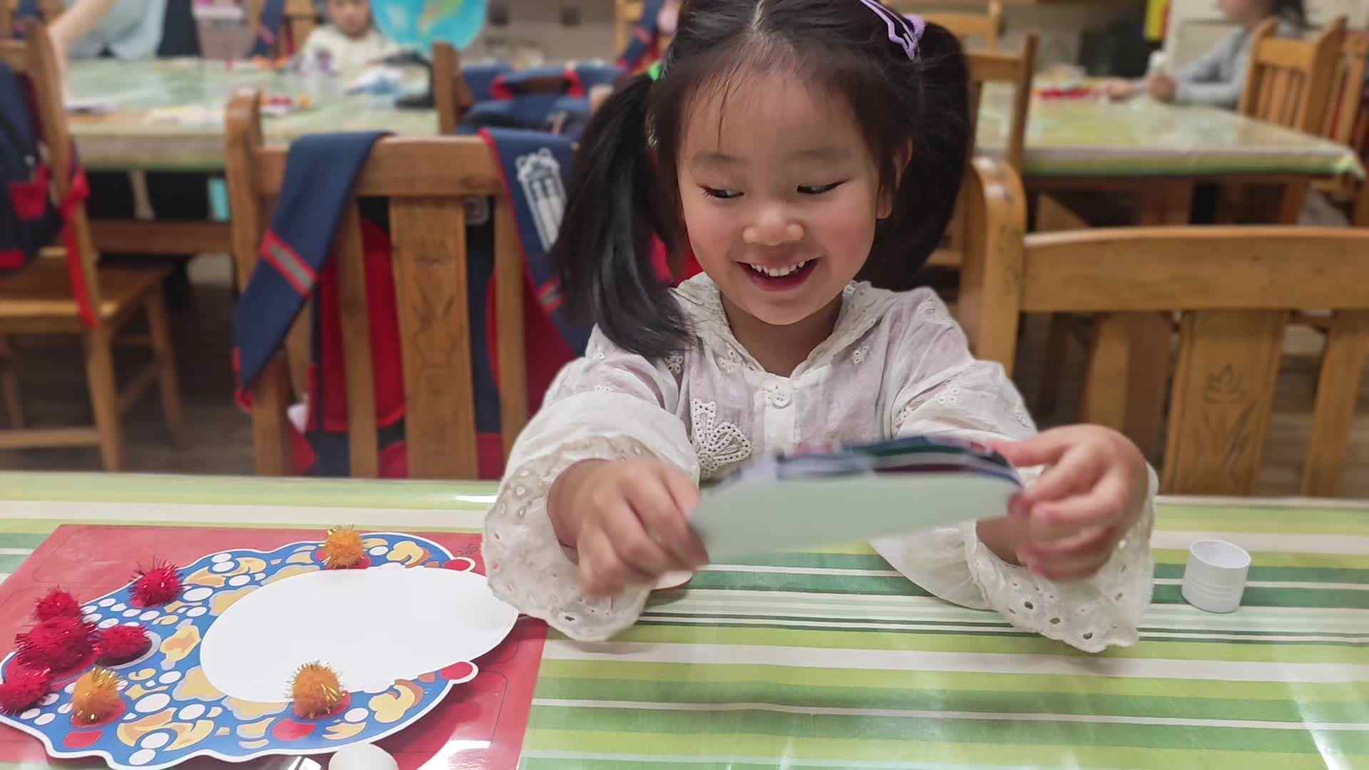 2026.4.10  实验中班 陈祉伊《川剧脸谱》.mp4