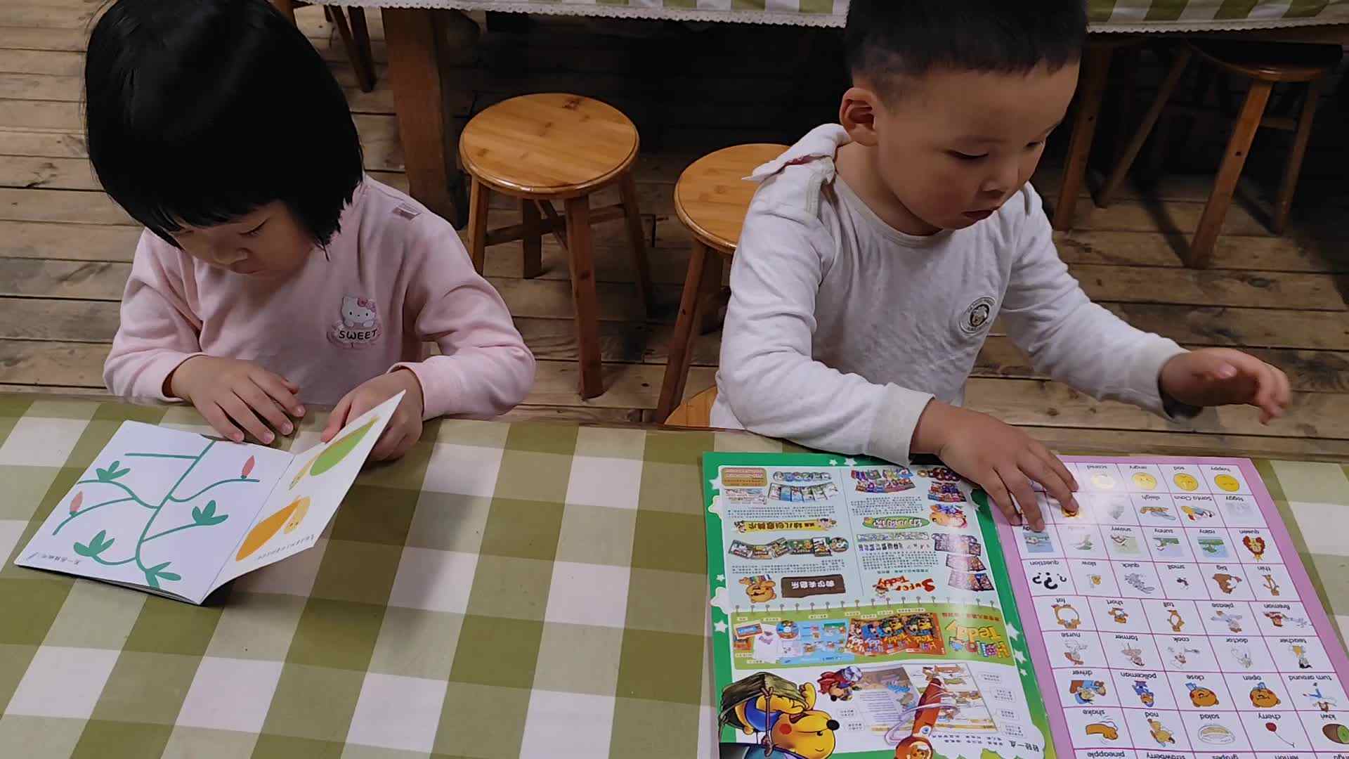 2056.4.22实验小班3号谢缙宇—阅读时光