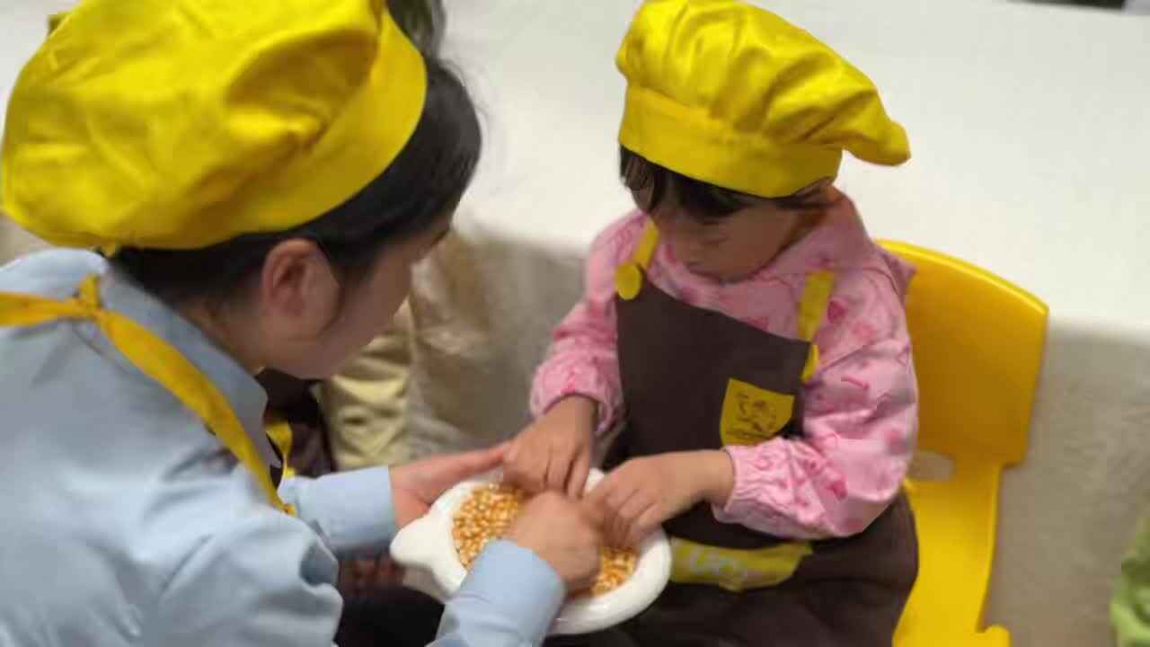 2026.4.15实验小班4号王艺霖—食育课《爆米花》