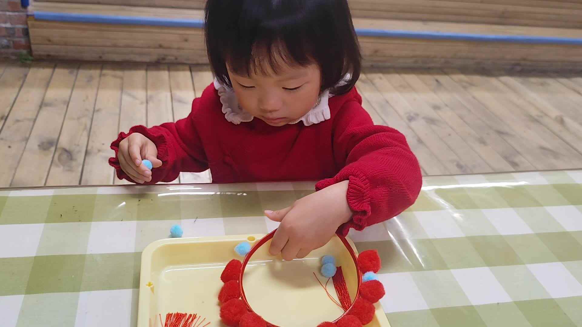 2026.4.29实验小班10刘晨溪—美工戏曲发箍