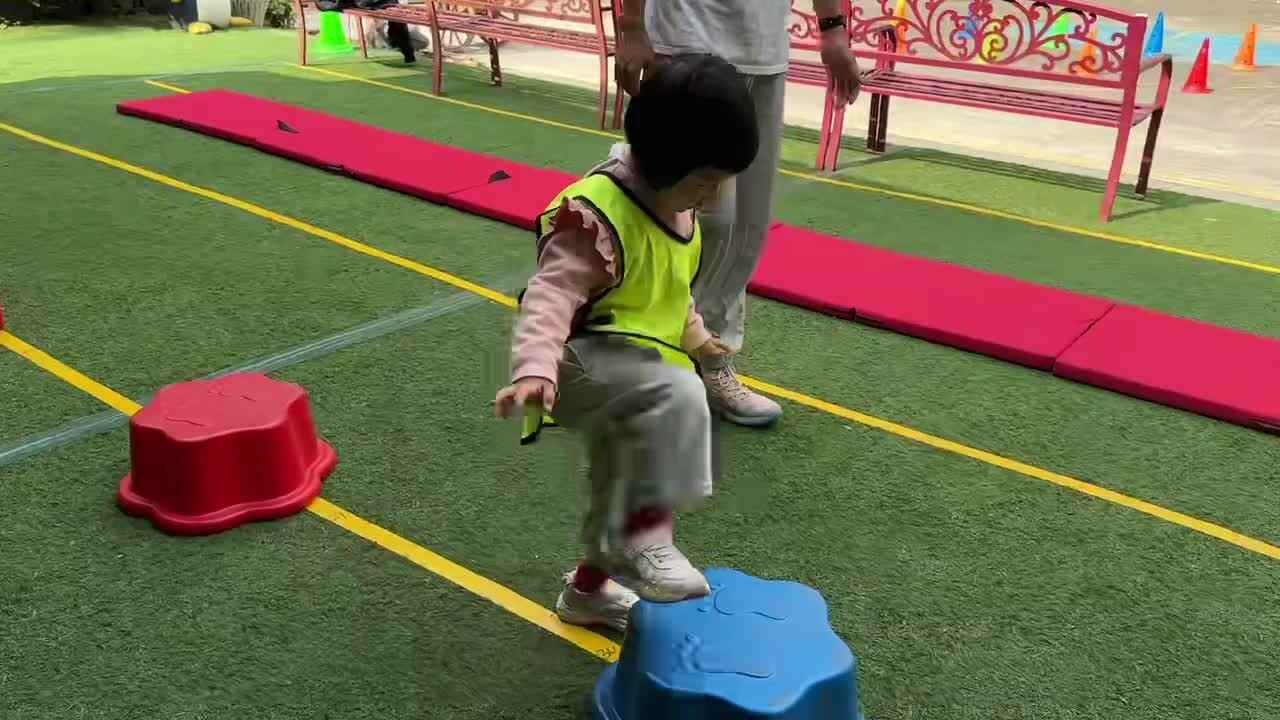 2026.4.10实验小班5号景念安体能活动