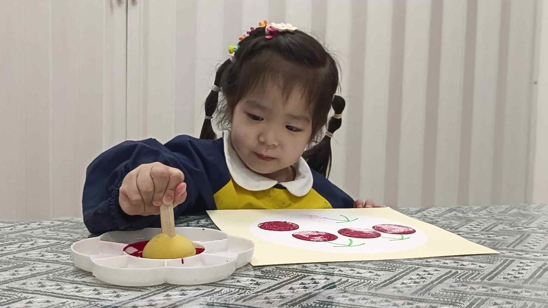 ⁣2026年4月27日 李佳彤 主题：美术活动《樱桃》（学校教育教学活动）