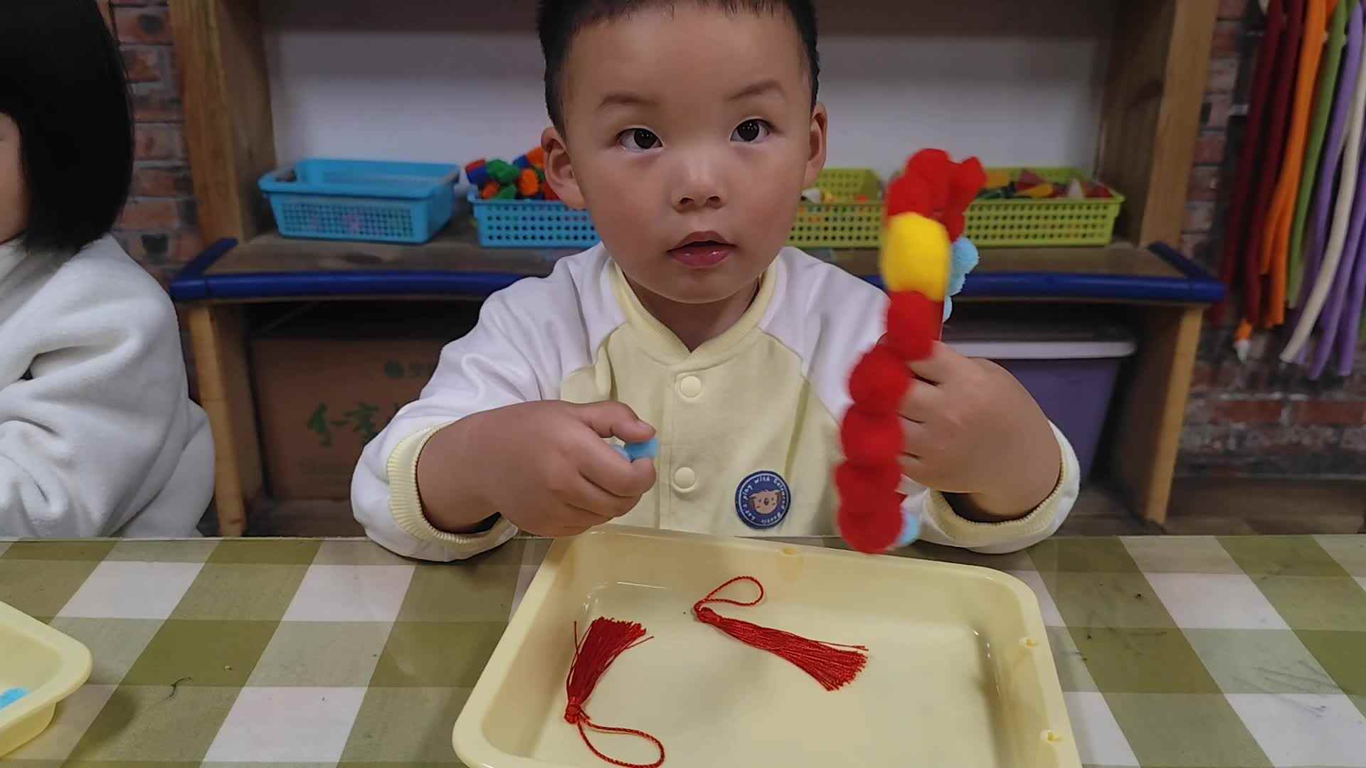 2026.4.29实验小班3号谢缙宇—美工戏曲发箍