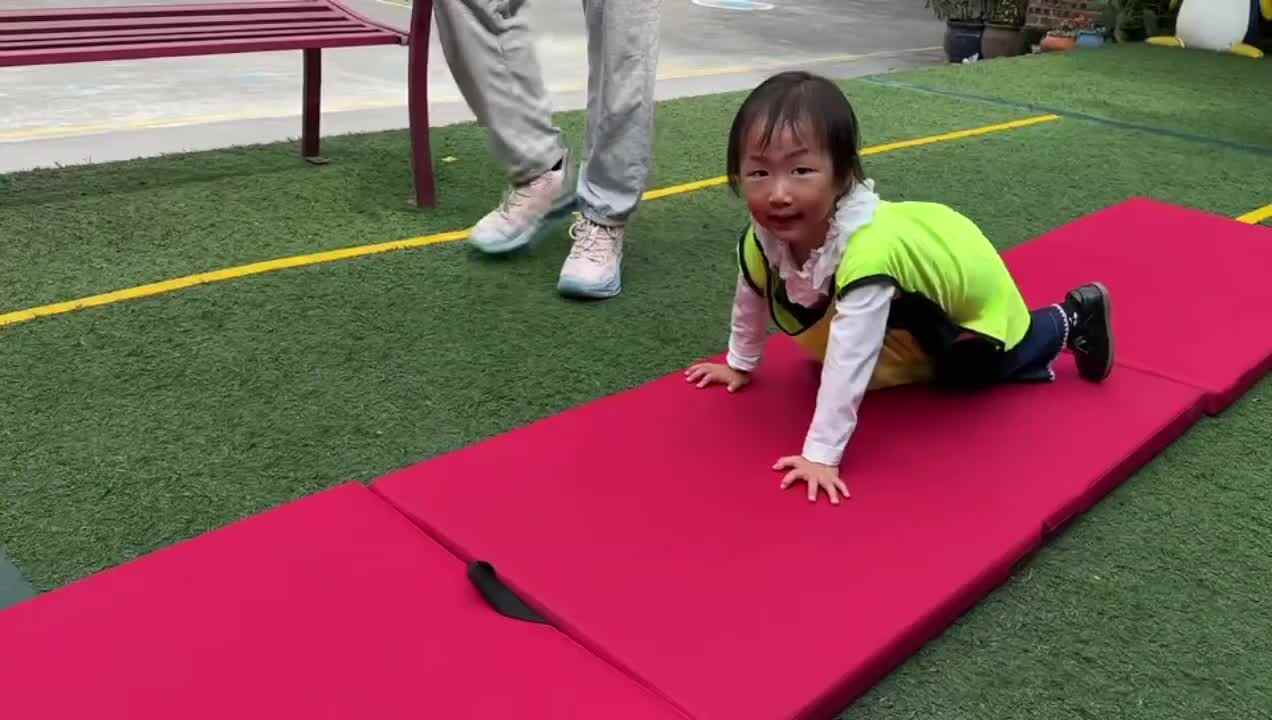 2026.4.10实验小班11号陈舒梦体能活动