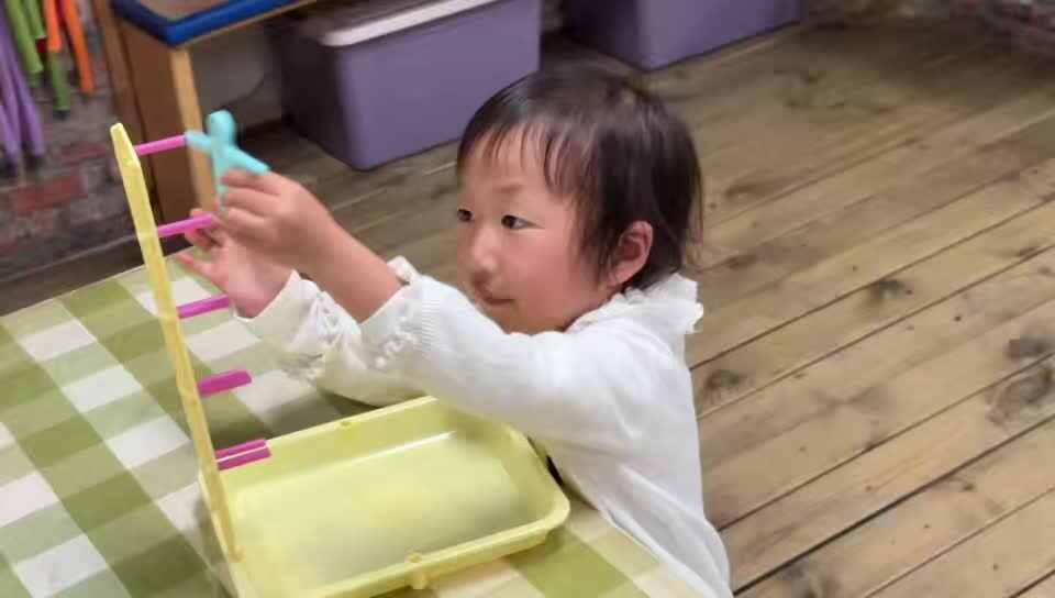 2026.4.9实验小班11号陈舒梦—移动的小人