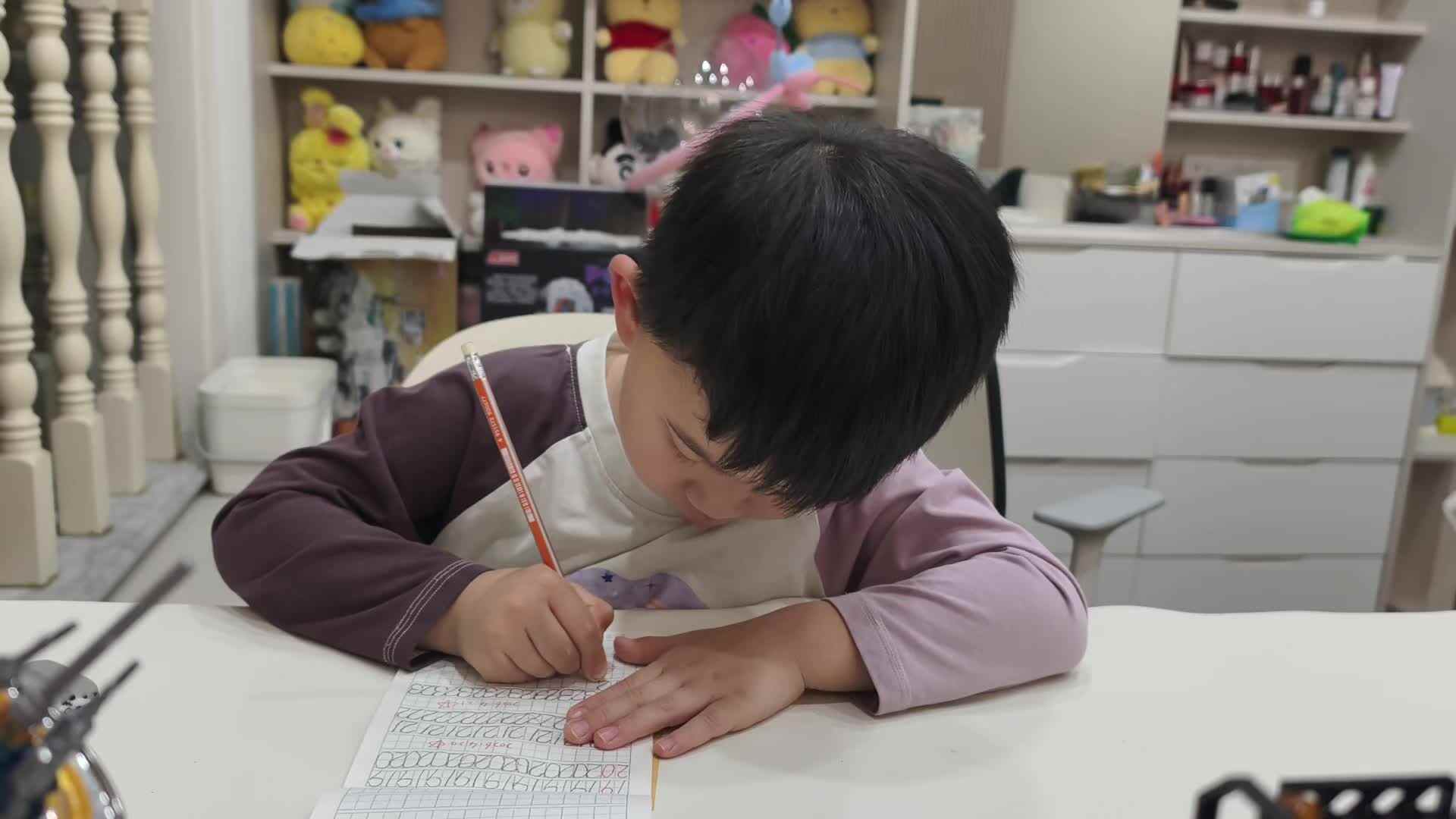 2026.4.22大A班李楷延——书写数字“23、24”