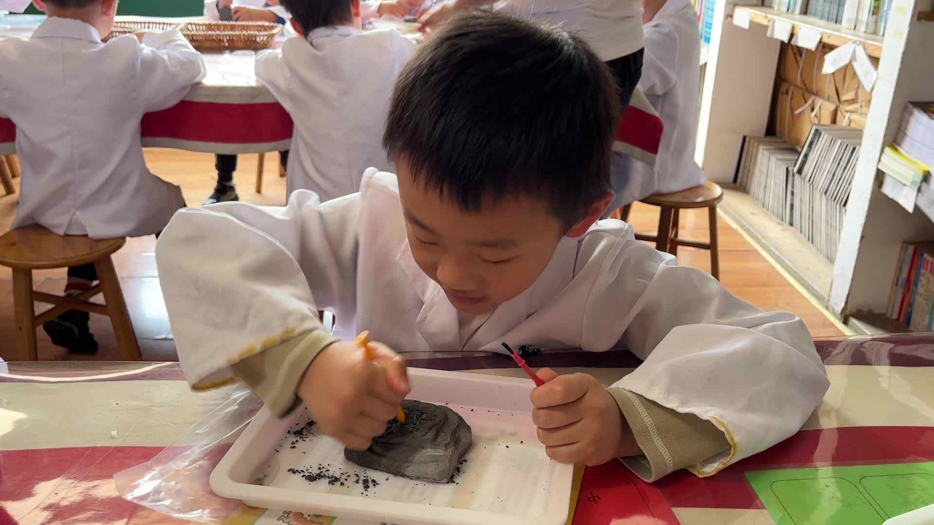 ⁣⁣⁣2026.4.10 实验1班 科学实验-冯云闲