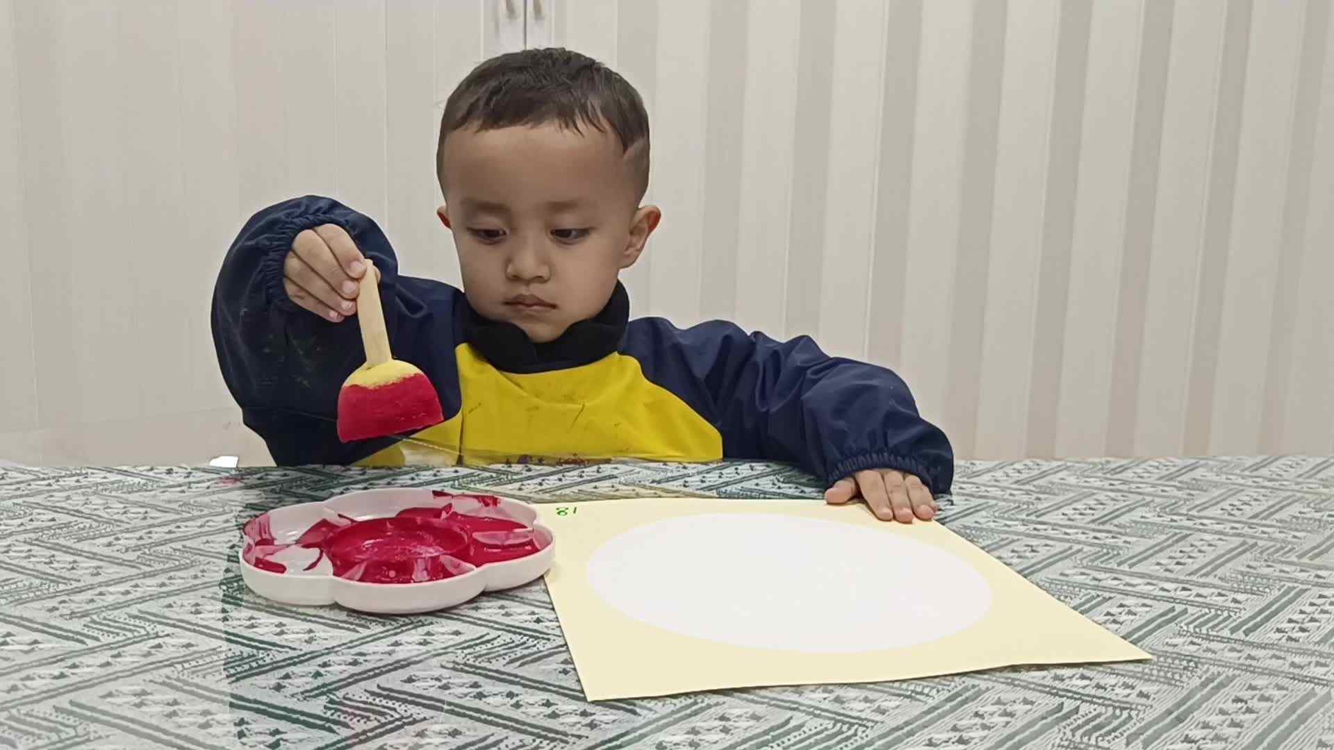 2026.4.27吕兴逸主题：美术活动《樱桃》（学校教育教学活动）.mov