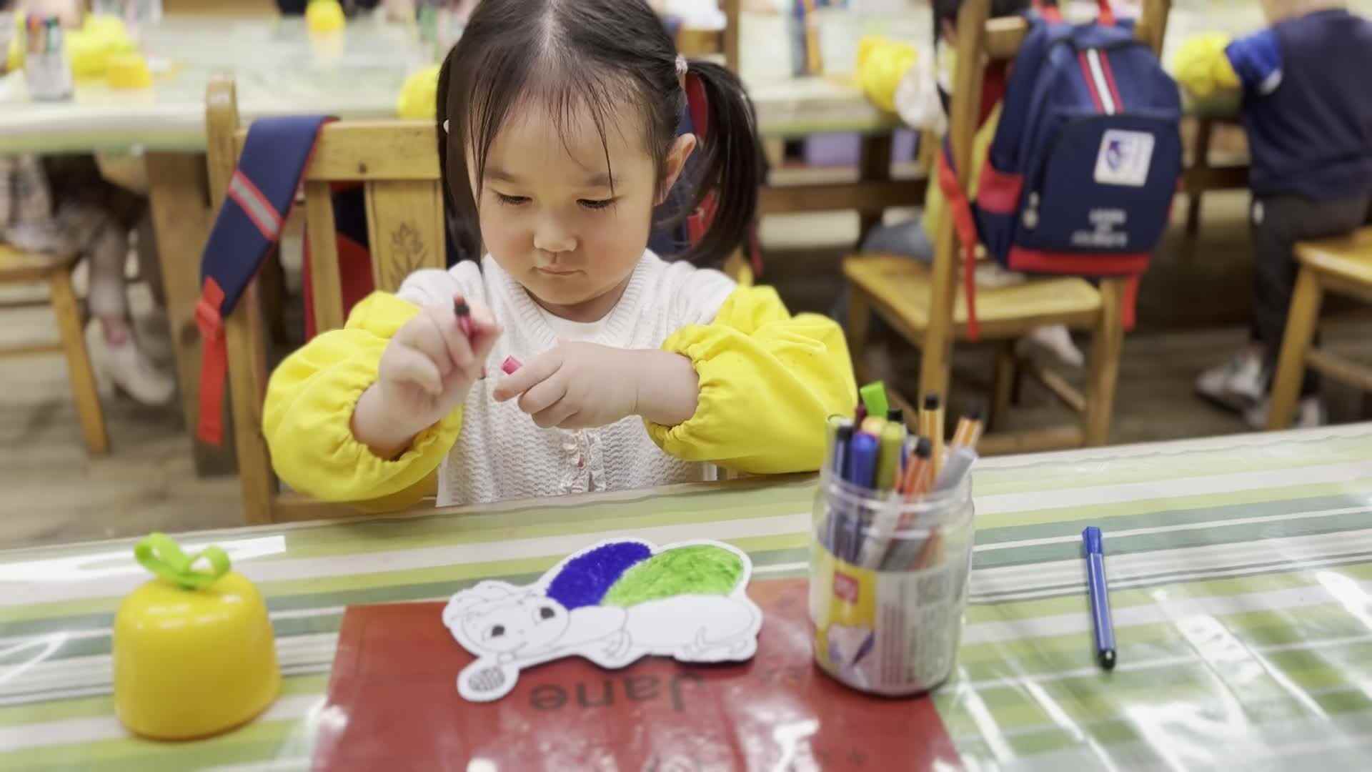 2026.4.17 杨珺尧 美工《五彩的泡泡世界》.mp4