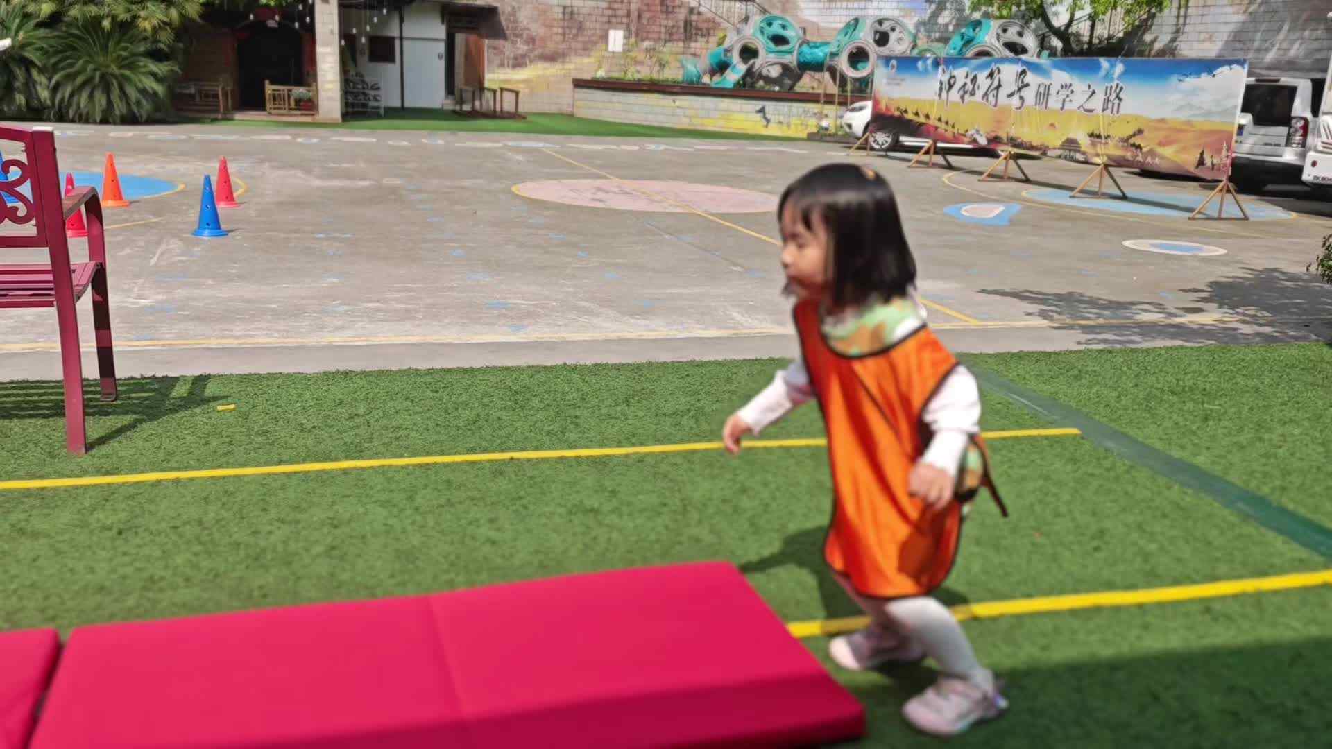 2026.4.9  实验中班 周卿羽 《体智能》.mp4