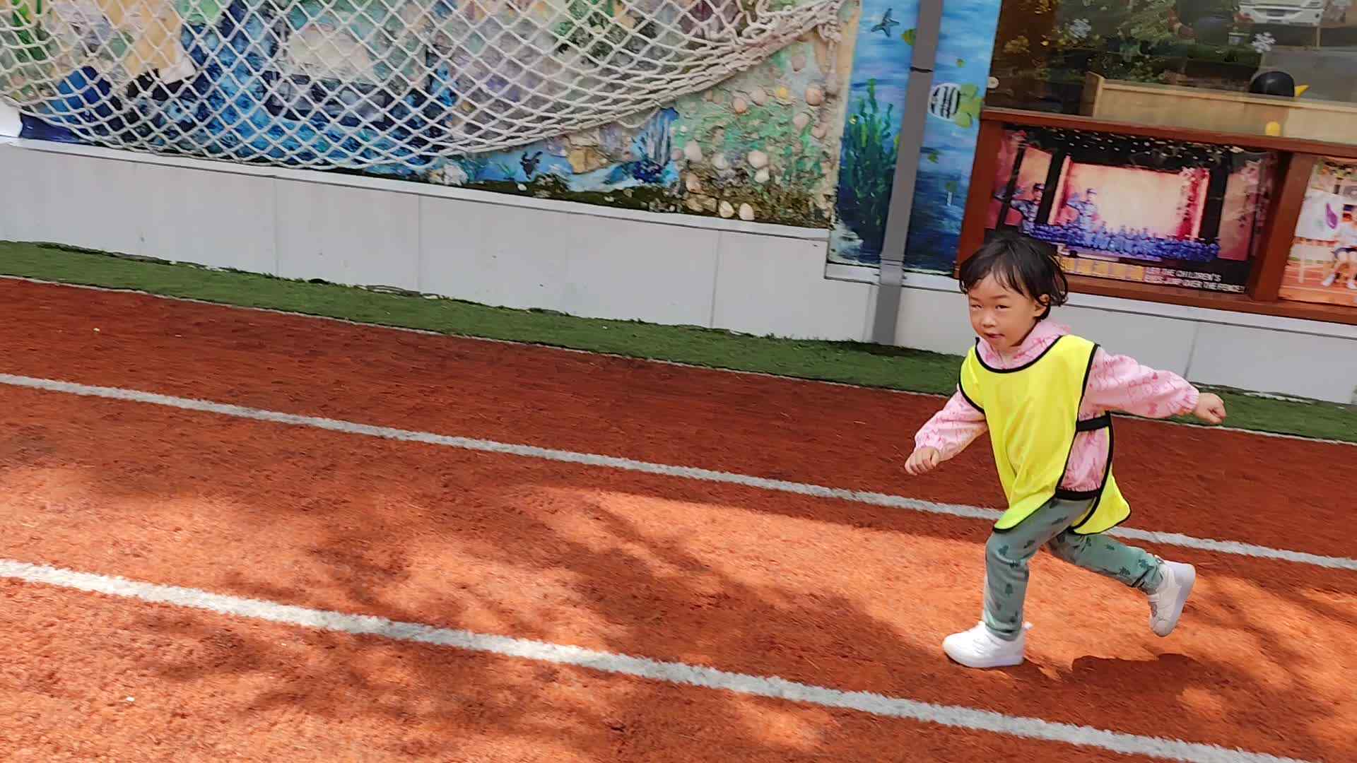 2026.4.16实验小班4号王艺霖—快乐体智能