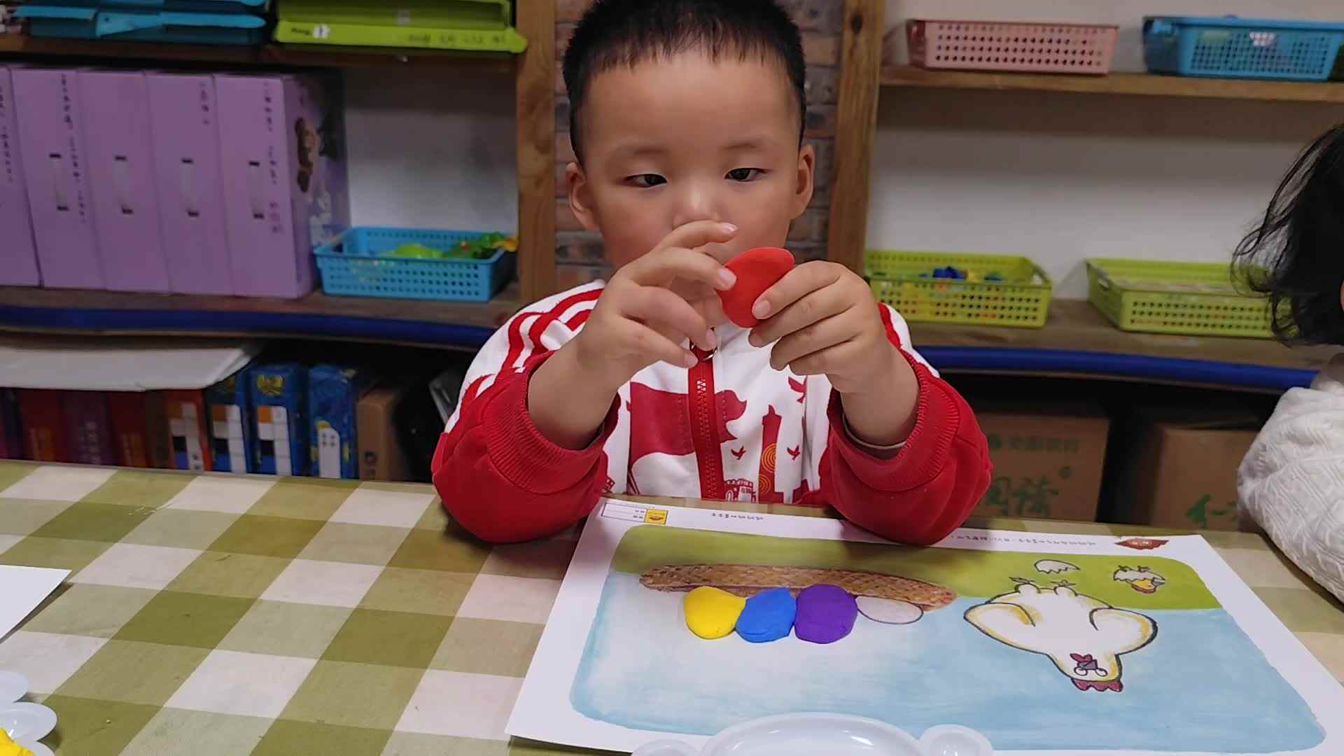 2026.4.23实验小班3号谢缙宇—美工活动