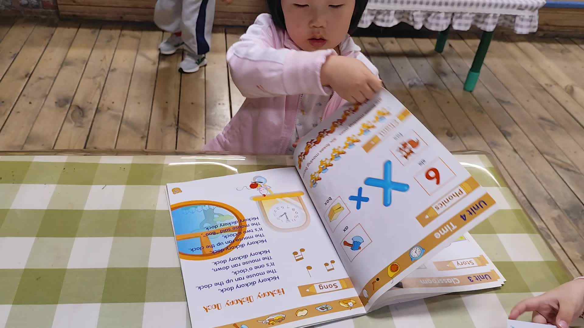 2026.4.22实验小班5号景念安—阅读时光