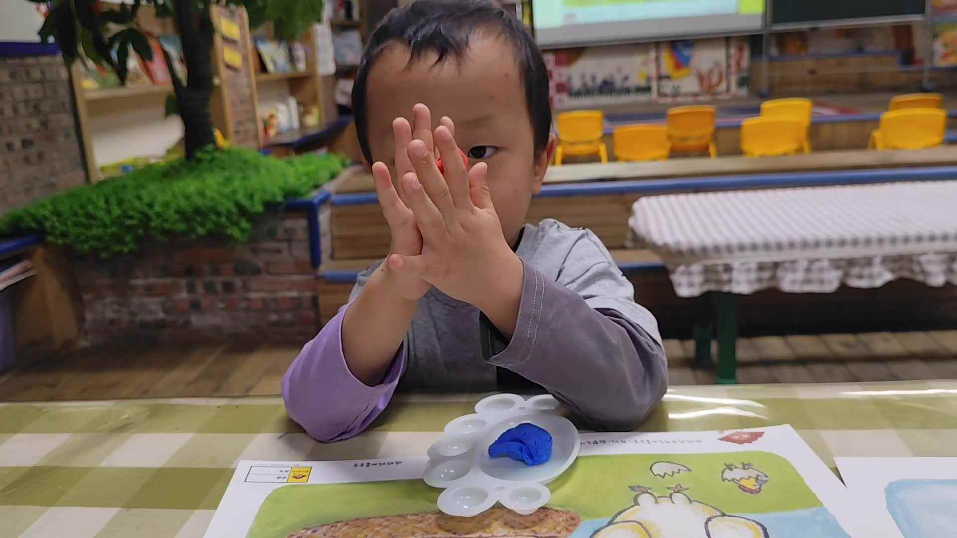 2026.4.23实验小班1号蔡瑞桐—美工活动