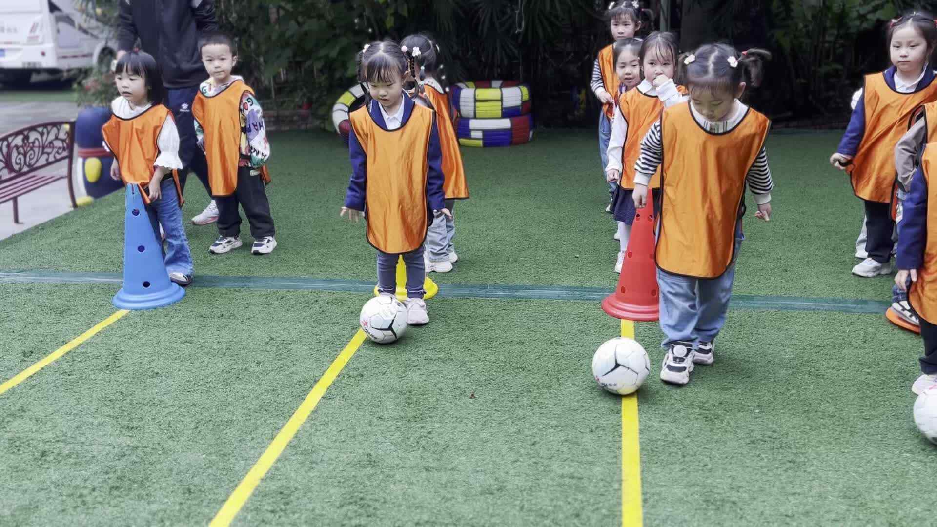 2026.4.20周恬羽《足球课堂》.mp4