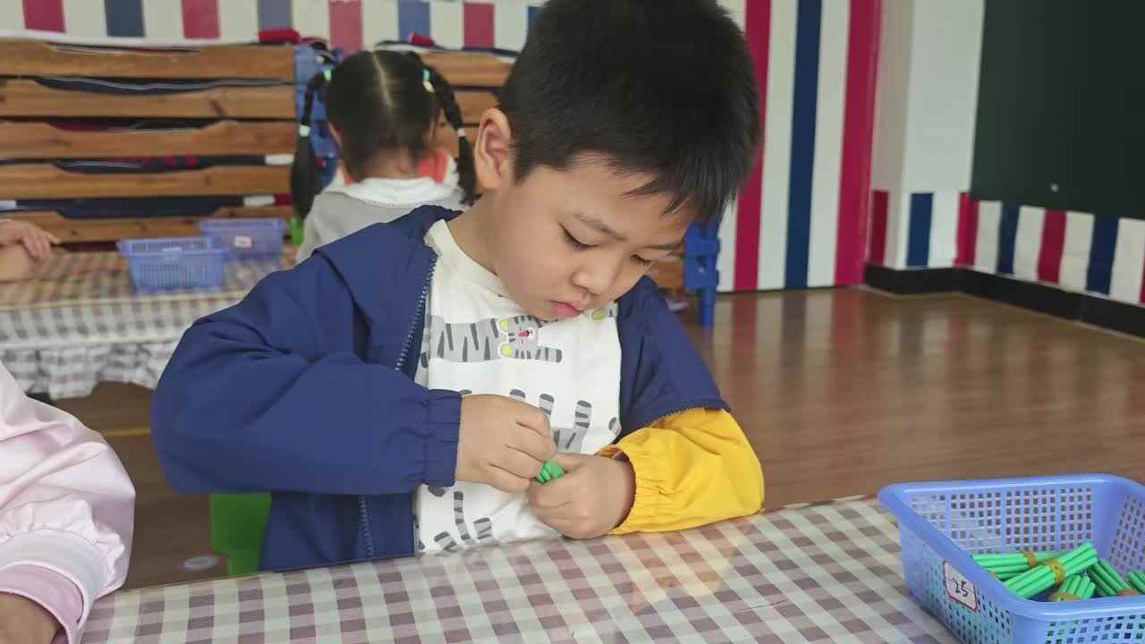 2026.4.21大B班 杨力诚 捆小棒