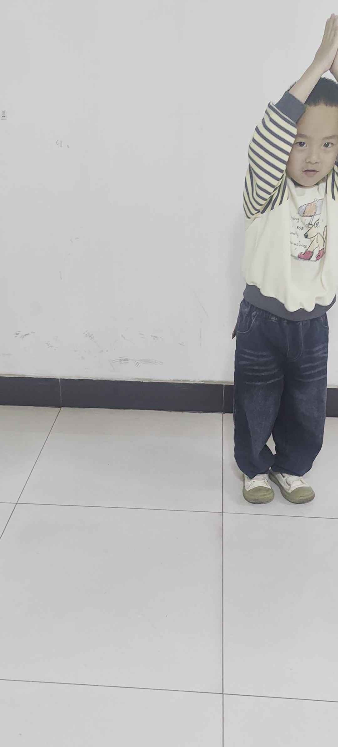 2026.4.20 中A班 刘逸一《飞机跳》.mp4