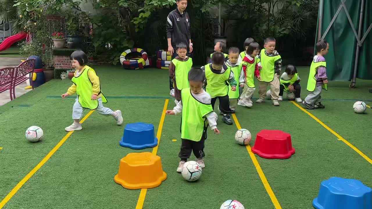 2026.4.20实验小班2号叶弋猷—快乐体智能