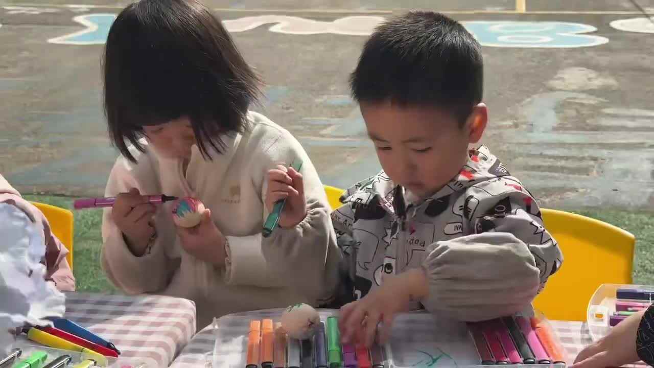 2026.4.1实验小班6号钟美岑—蛋壳绘画