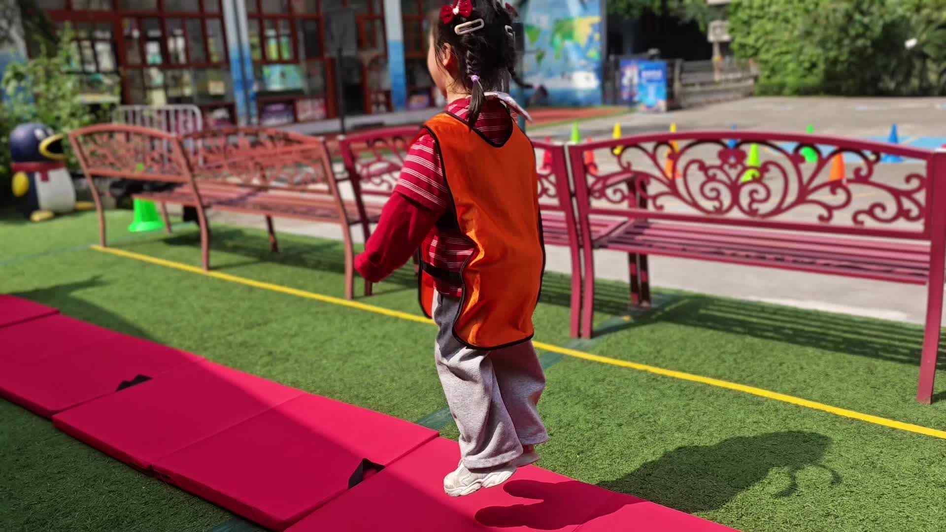 2026.4.9  实验中班 张语宸 《体智能》.mp4