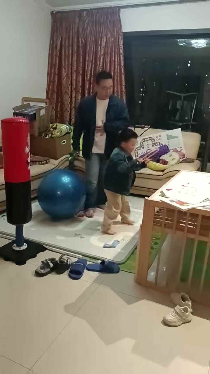 实验小班3号谢缙宇