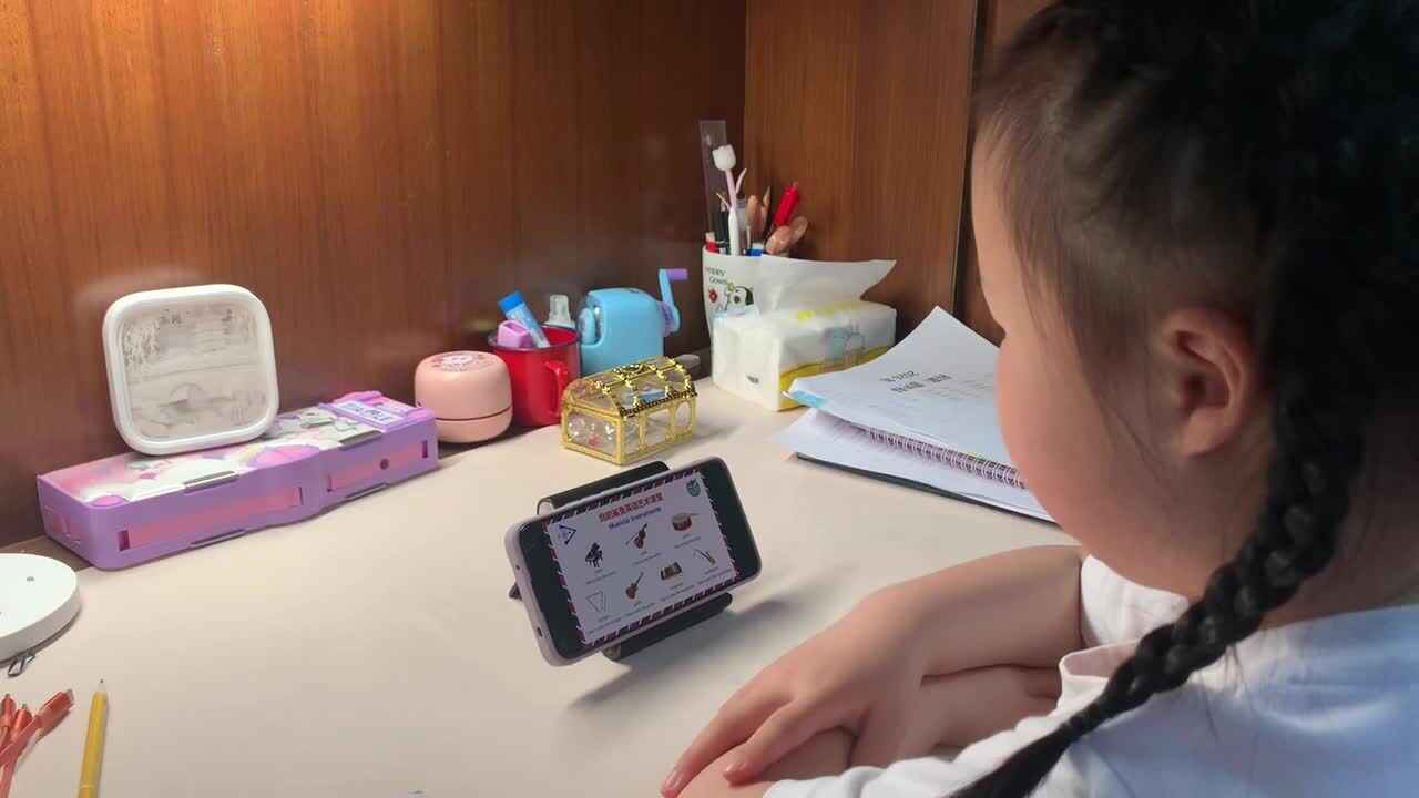 4.22学前A班赵欣奕跟读英语单词