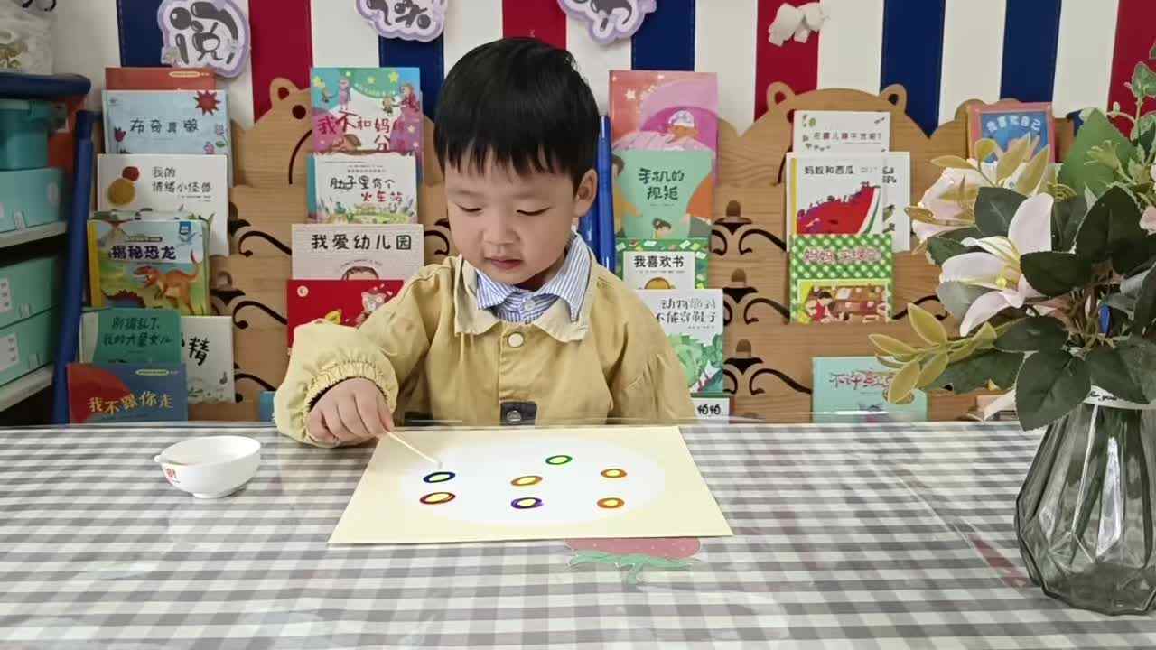 26.4.20李君祁主题：《春日花朵》（学校教育教学活动）