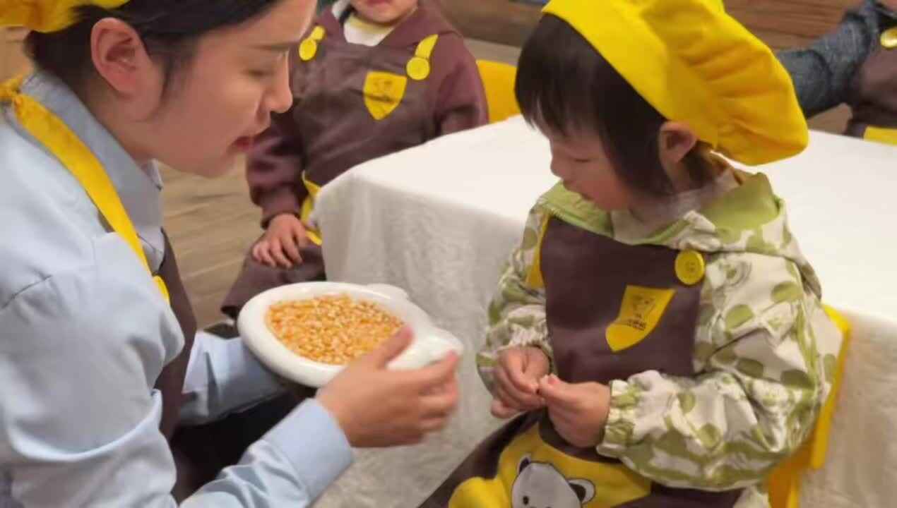 2026.4.15实验小班10号刘晨溪—食育课《爆米花》