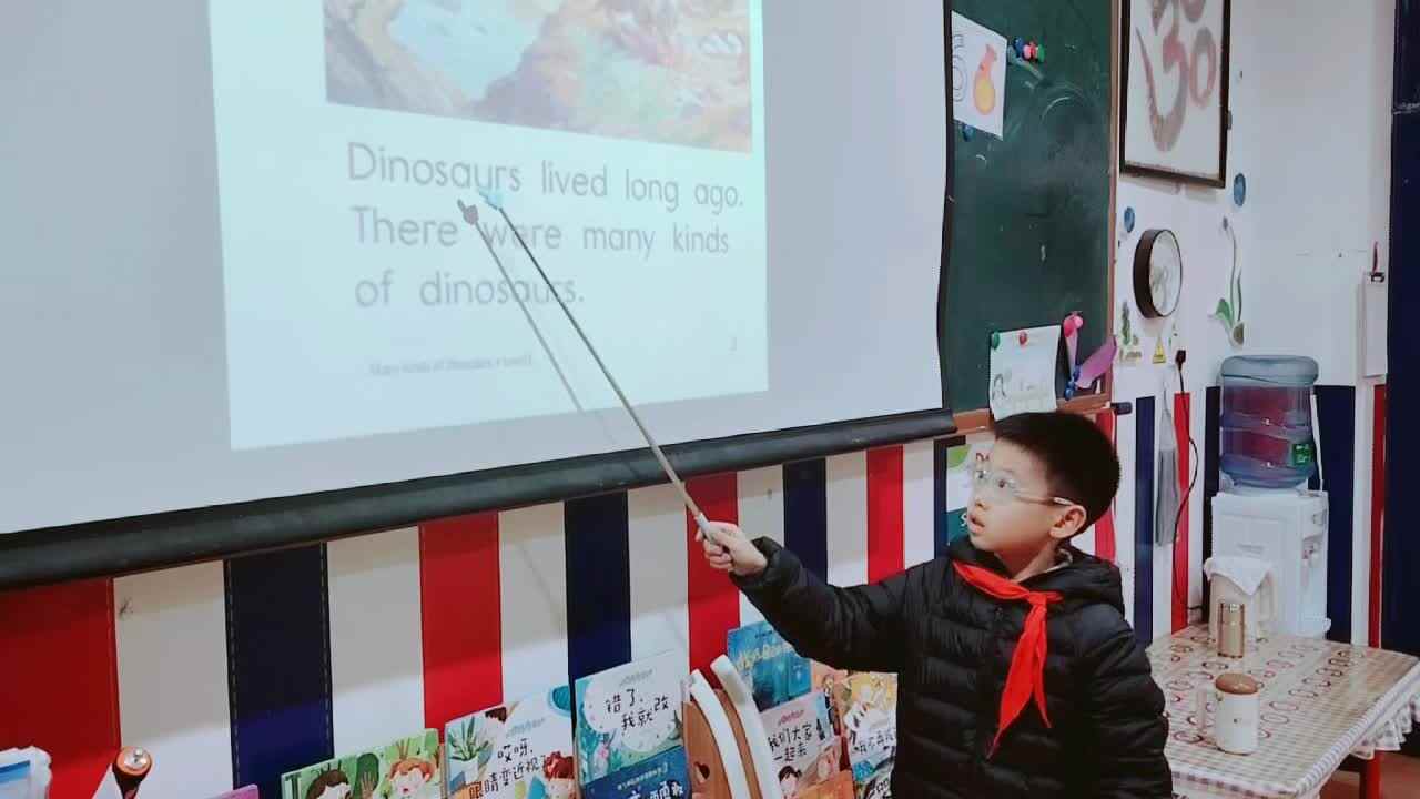 英文绘本朗读-Dinosaurs