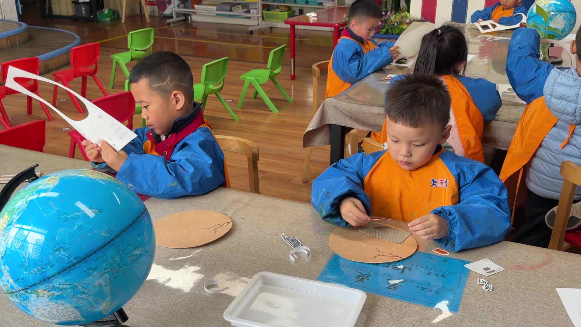 ⁣⁣2026.4.1 实验大班 廖浚博、吴羡——《清明雨中》手工