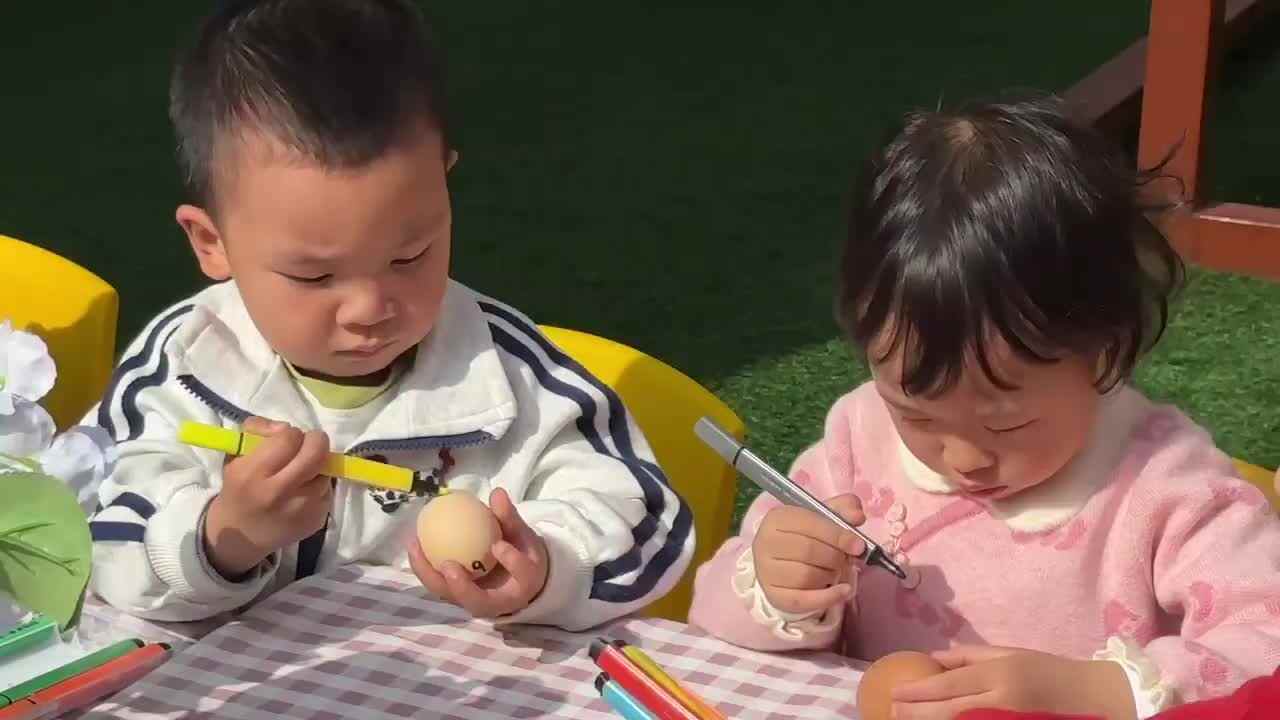 2026.4.1实验小班9号胡舒阳—蛋壳绘画