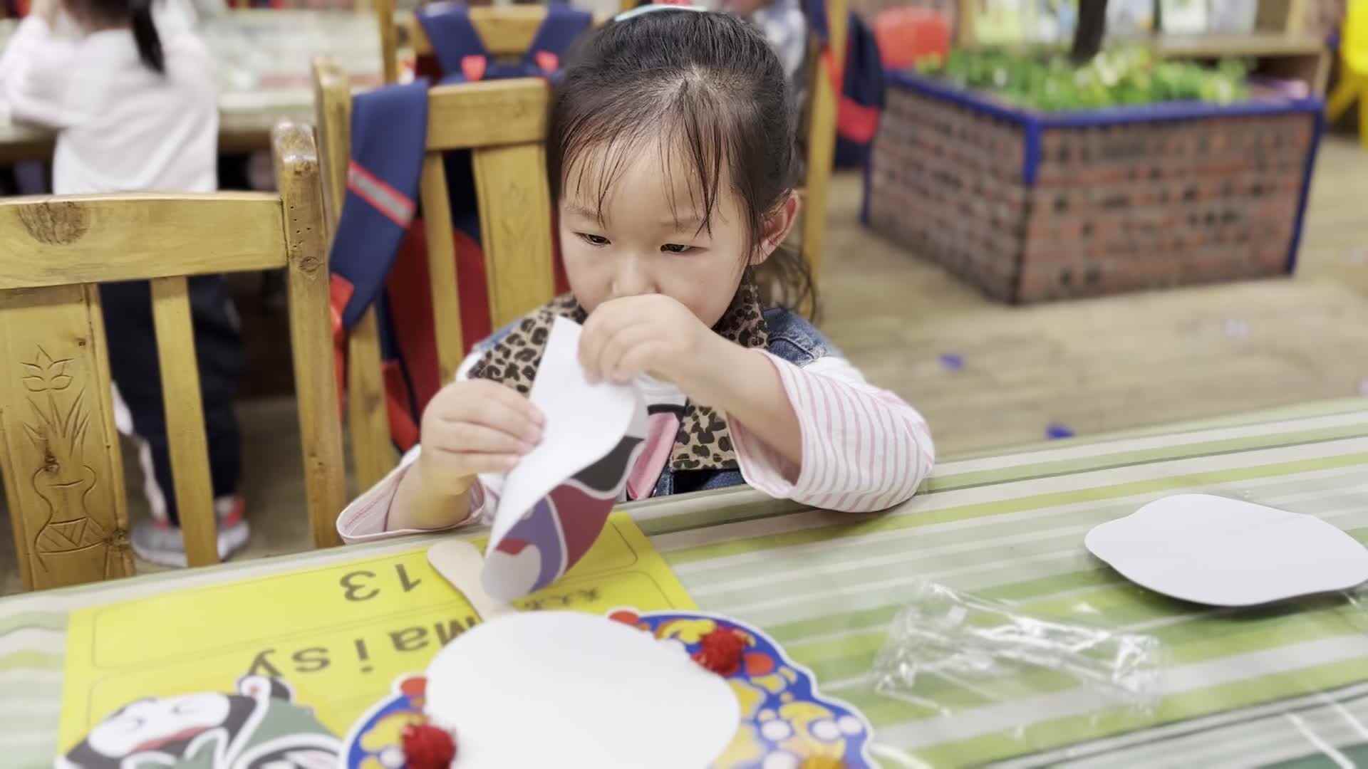 2026.4.10  实验中班 周一诺 《川剧脸谱》.mp4