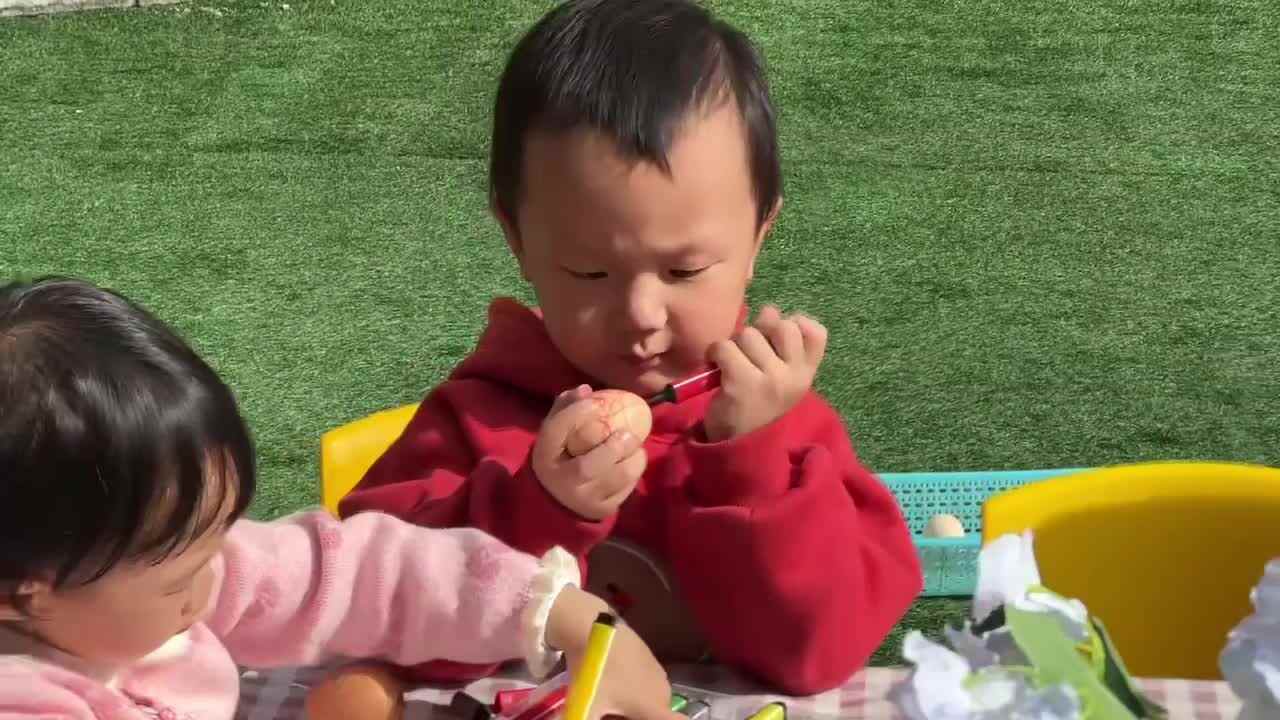 2026.4.1实验小班1号蔡瑞桐—蛋壳绘画