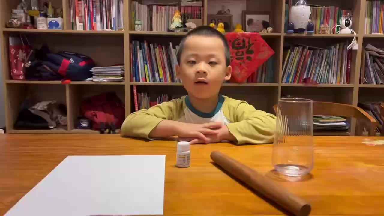 科学实验《维生素B2和水》