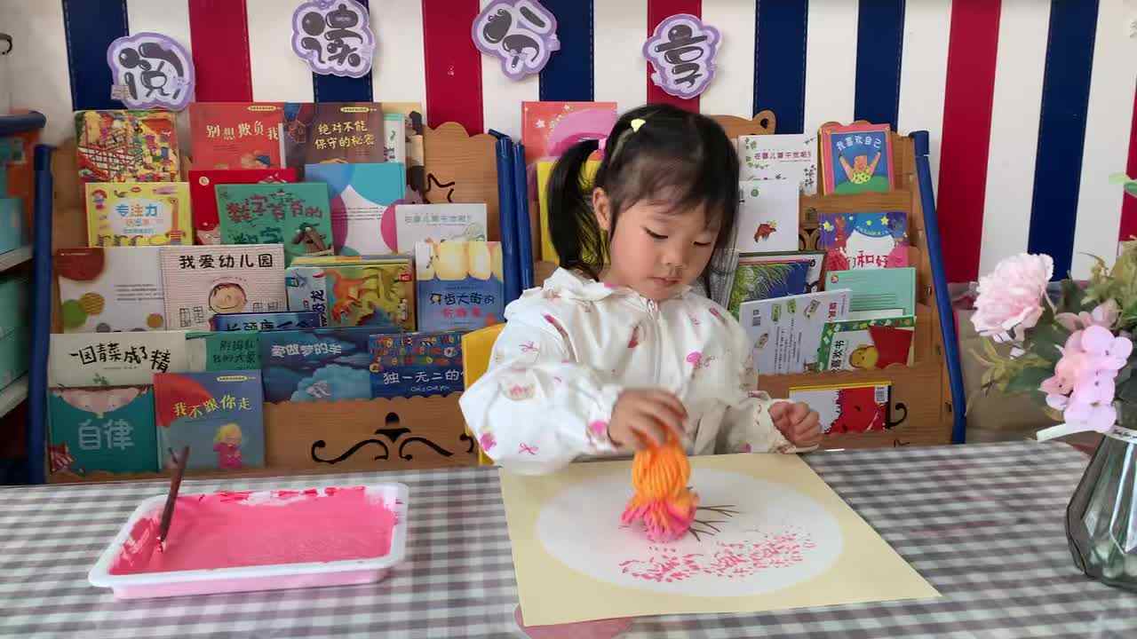 ⁣2026年4月14日    谭婼兮美术《春日里的樱花》学校教育教学活动