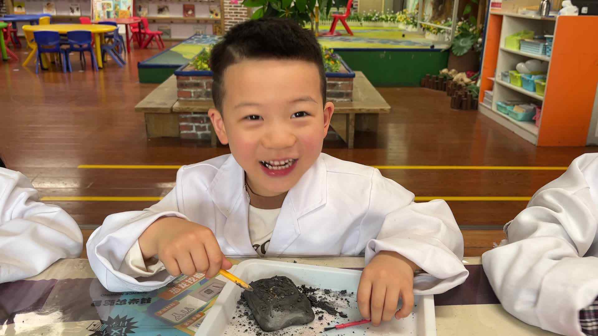 ⁣⁣⁣⁣⁣⁣2026.4.10 实验1班 科学实验-曾靖博