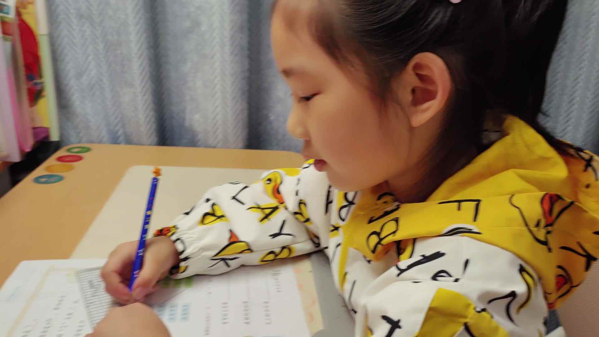 ⁣⁣2026年4月30日学前B班宁汐言.完成语言作业单