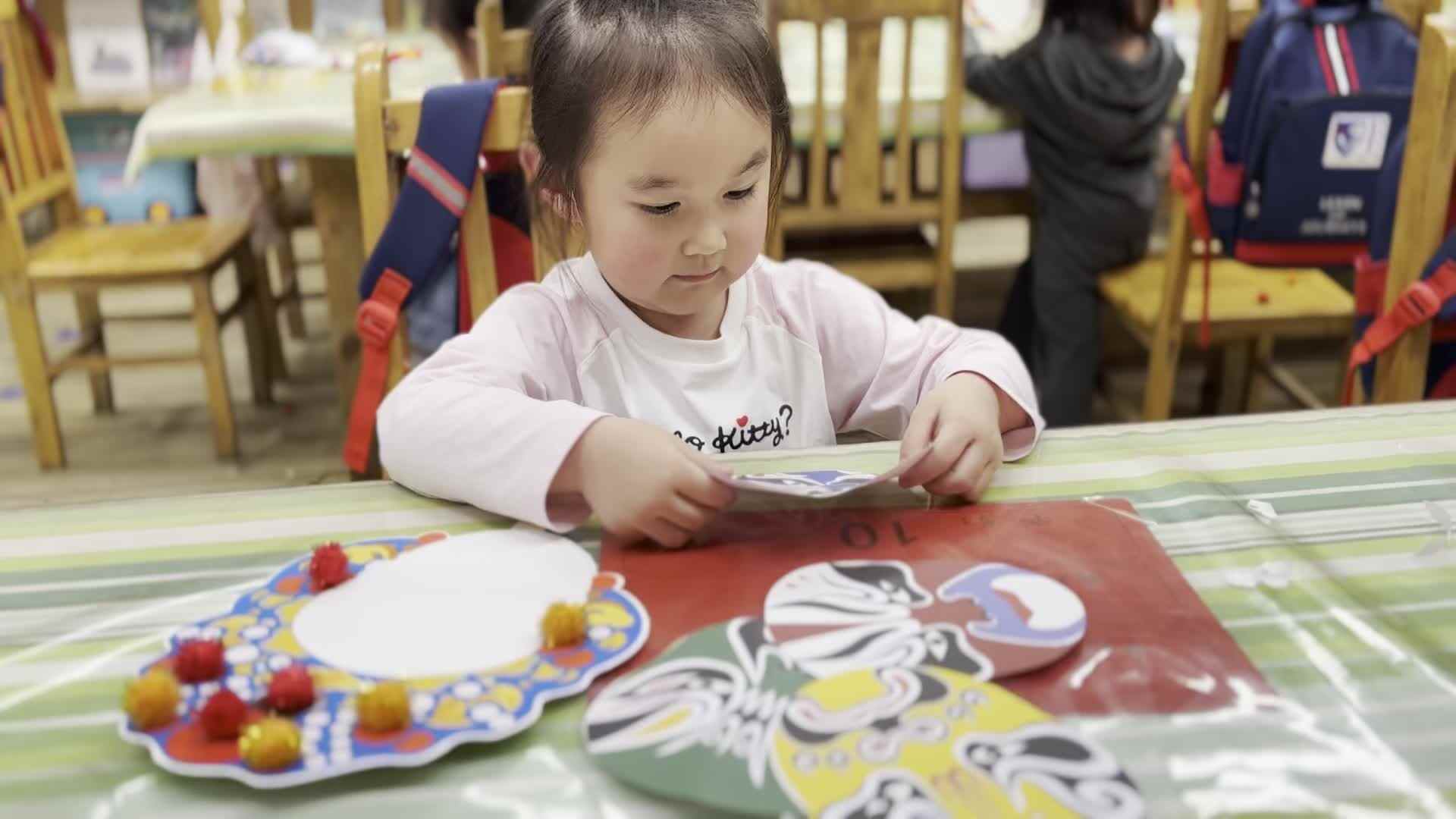 2026.4.10  实验中班 杨珺尧《川剧脸谱》.mp4