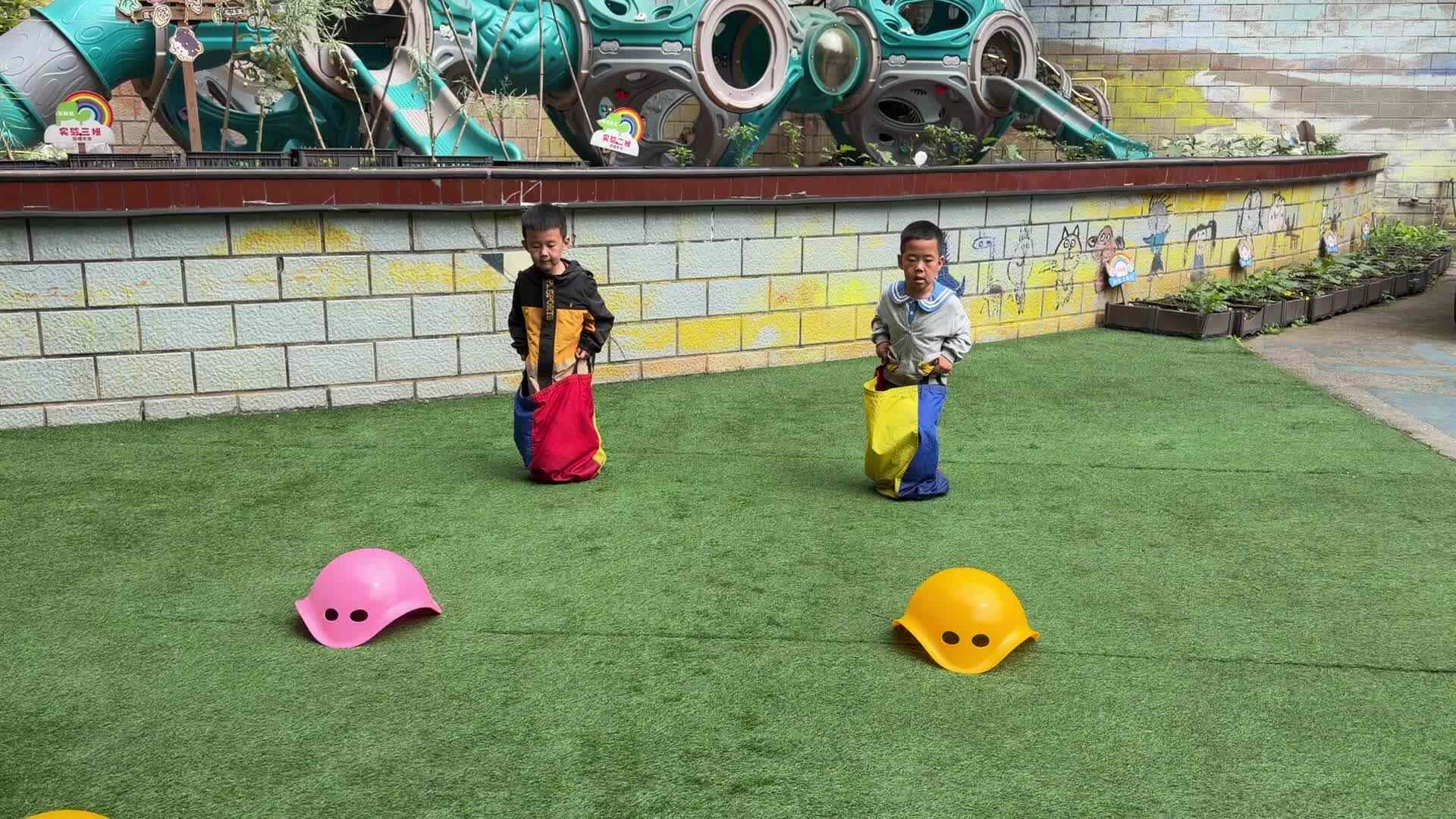 2026.4.9 实验大班 郑铭瑞、廖浚博——袋鼠跳跳跳