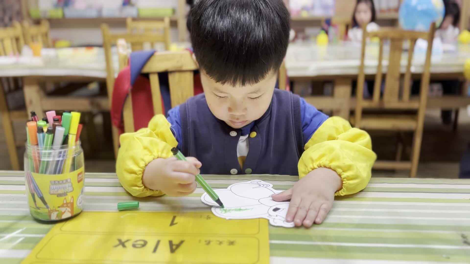 2026.4.17 刘雍洛 美工《五彩的泡泡世界》.mp4