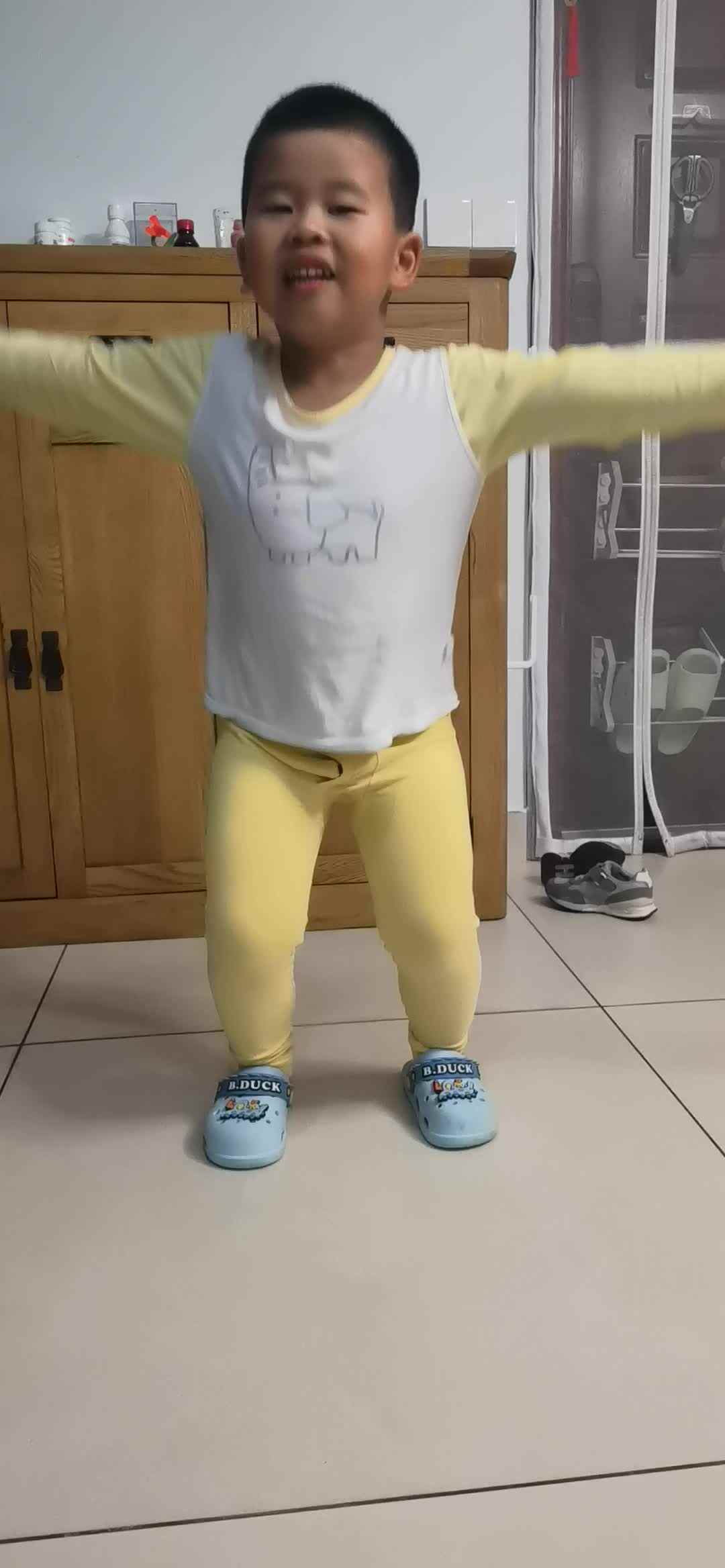 VID_20260408_210435.mp4