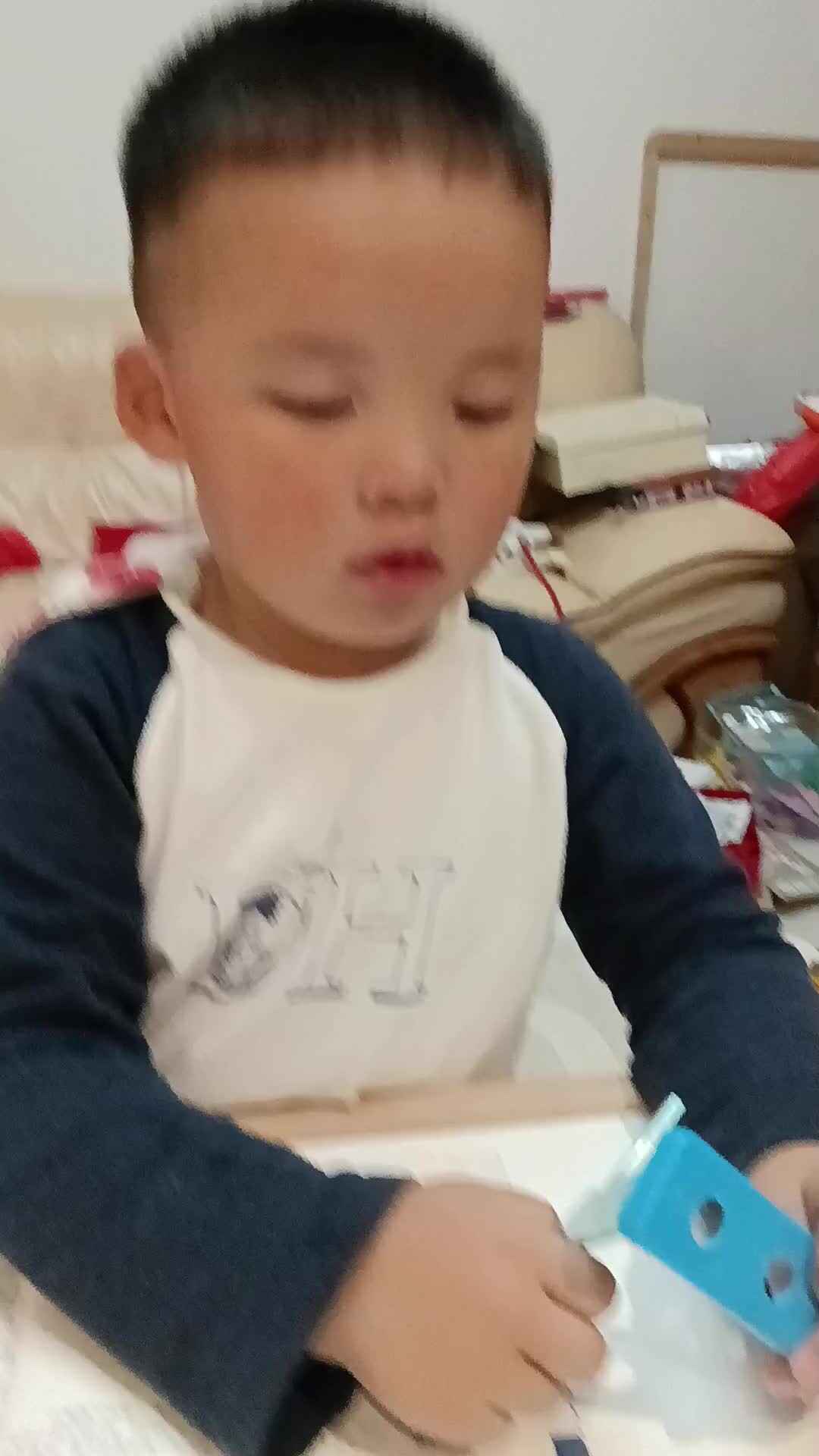 实验小班3号谢缙宇