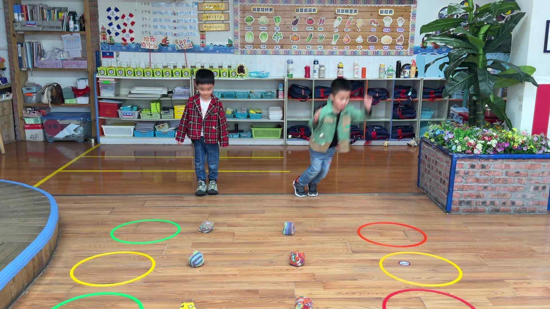 ⁣2026.4.13 实验大班 陈柏然、熊堇安——欢乐套圈圈