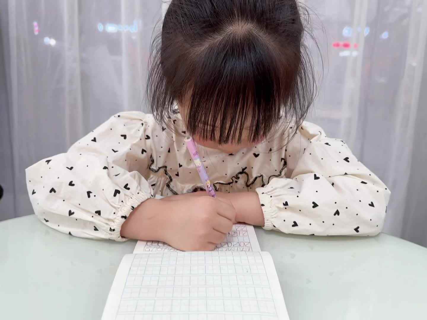 2026年4月20日大A班夏爱林～书写数字“21.22”