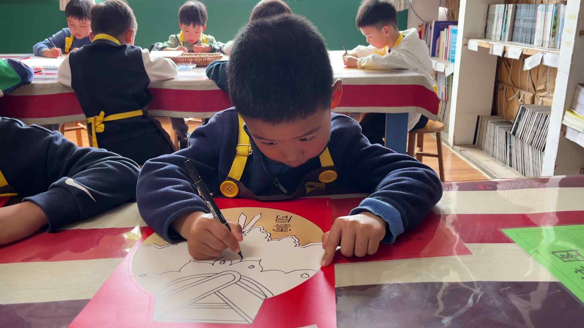 ⁣⁣⁣⁣⁣⁣⁣⁣⁣2026.4.8实验1班 美工课-徐梓图