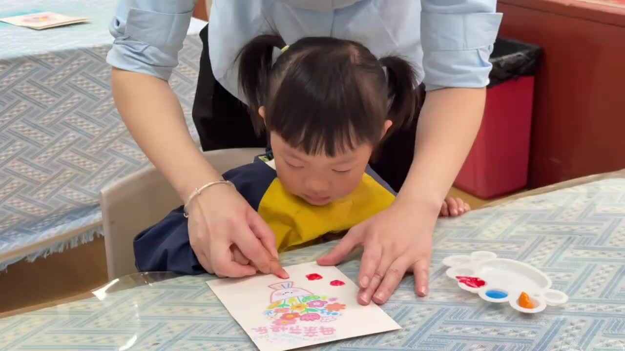 2026.5.9实验小班10号刘晨溪——母亲节快乐