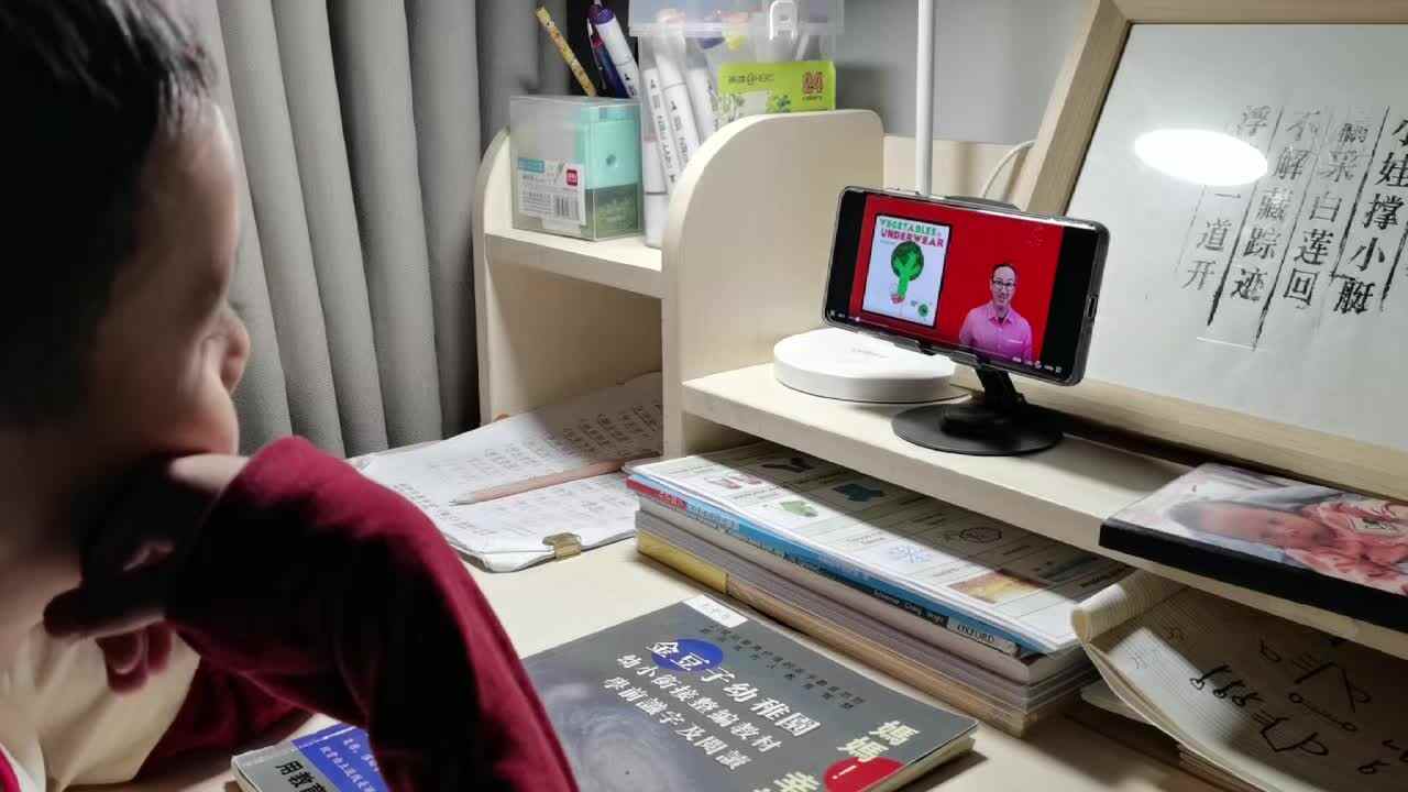⁣⁣⁣⁣⁣⁣2026.5.6学B班 王千与 鲨鱼英语《vegetable in underwear》
