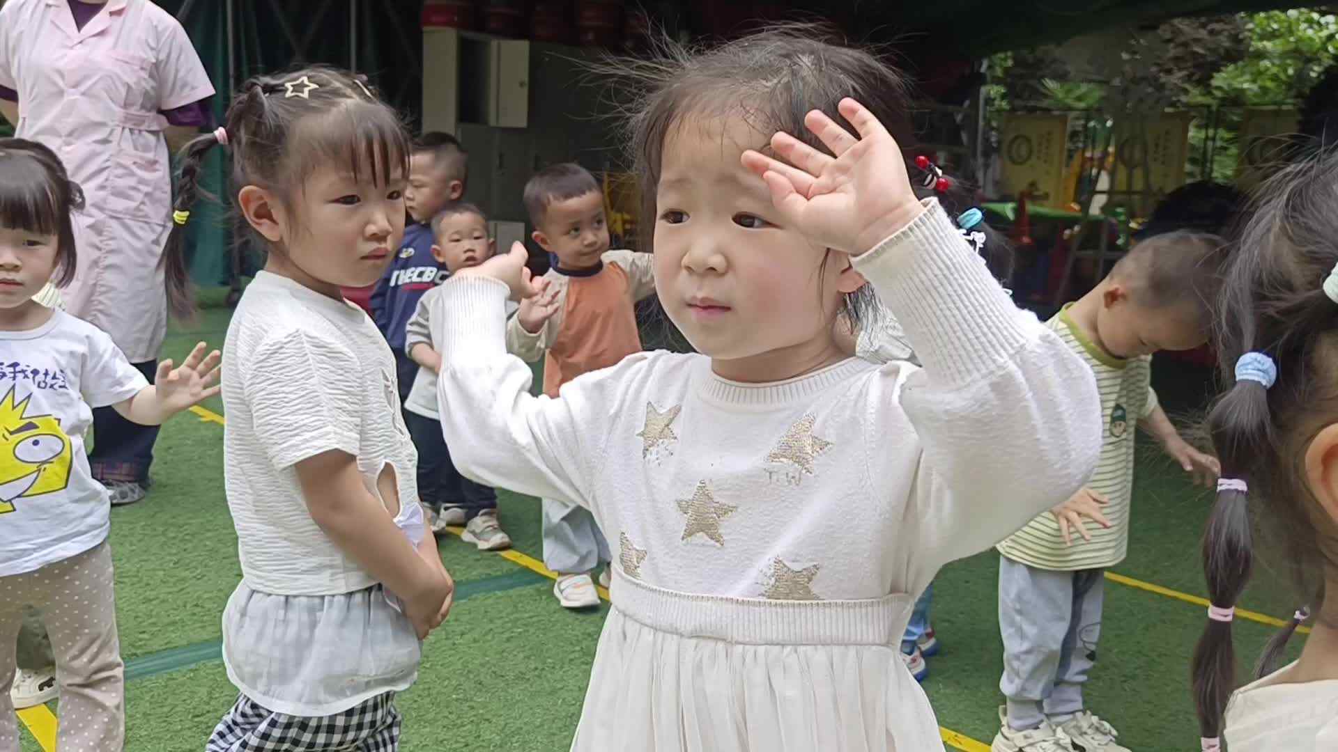 ⁣2026年5月6日 李佳彤 早操活动（学校教育教学活动）